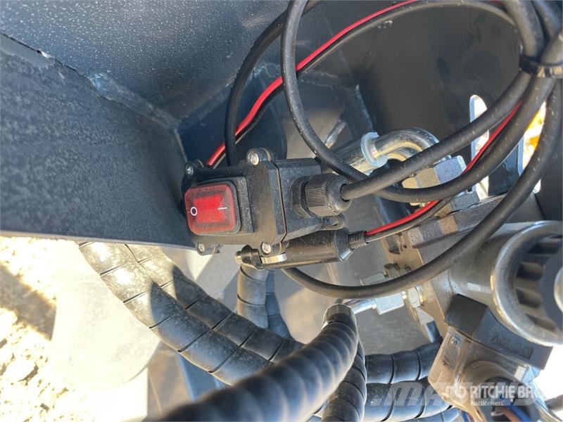GIYI GY-RG63 2200 lb Rotating Skid Steer Grapple ( Greifer