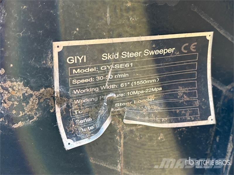 GIYI GY-SE61 61 in Skid Steer Broom فرش