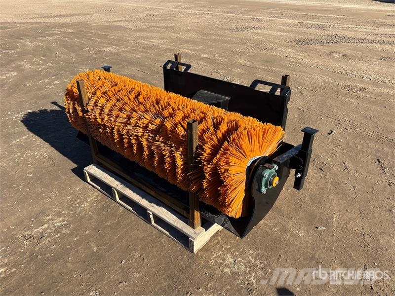  GIYI GY-SE61 61 in Skid Steer Broom (Unused) Brushes