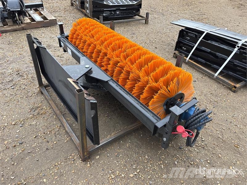  GIYI GY-SE61 61 in Skid Steer Broom (Unused) Brushes