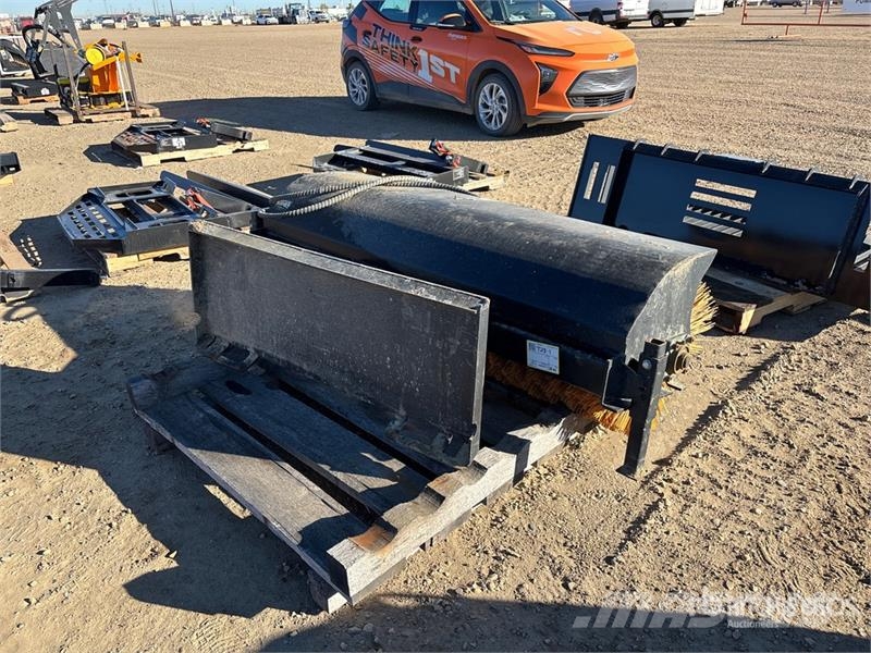 GIYI GY-SE61 61 in Skid Steer Broom فرش