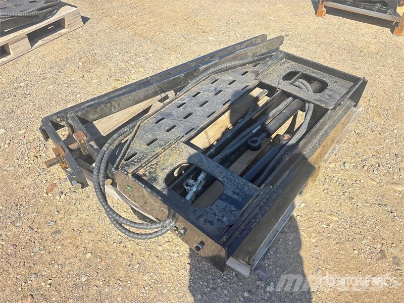  GIYI GY-SF60 60 in Skid Steer Forks (Unused) Garfos