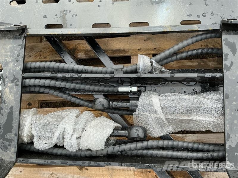  GIYI GY-SF60 60 in Skid Steer Forks (Unused) Δικράνες