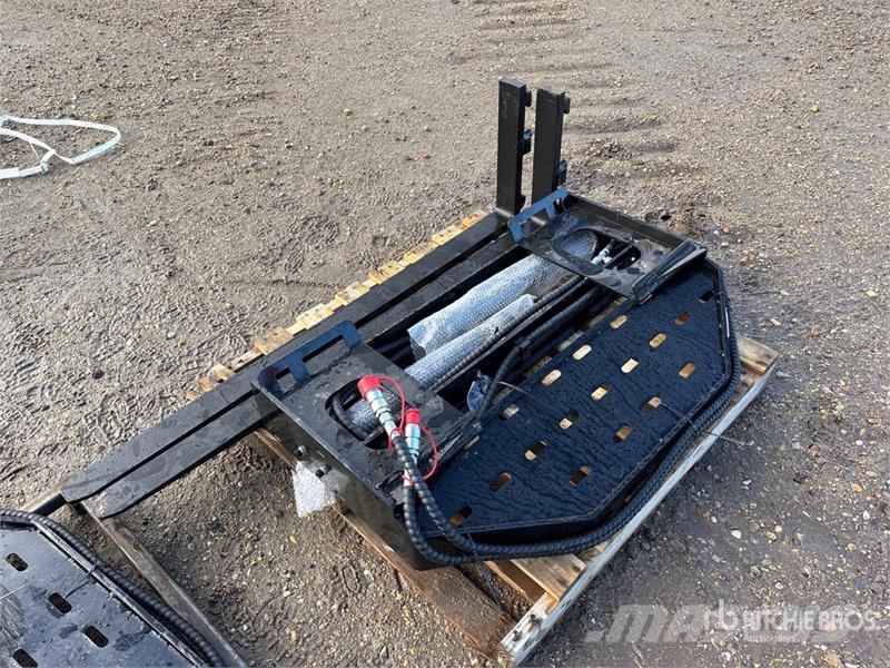 GIYI GY-SF60 60 in Skid Steer Forks (Unused) Forche