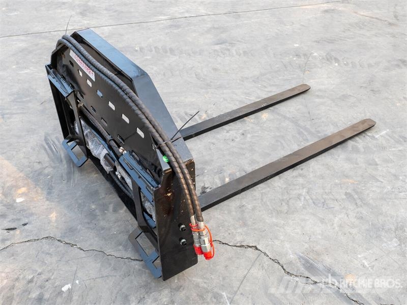 GIYI GY-SF60 60 in Skid Steer Forks (Unused) Widły