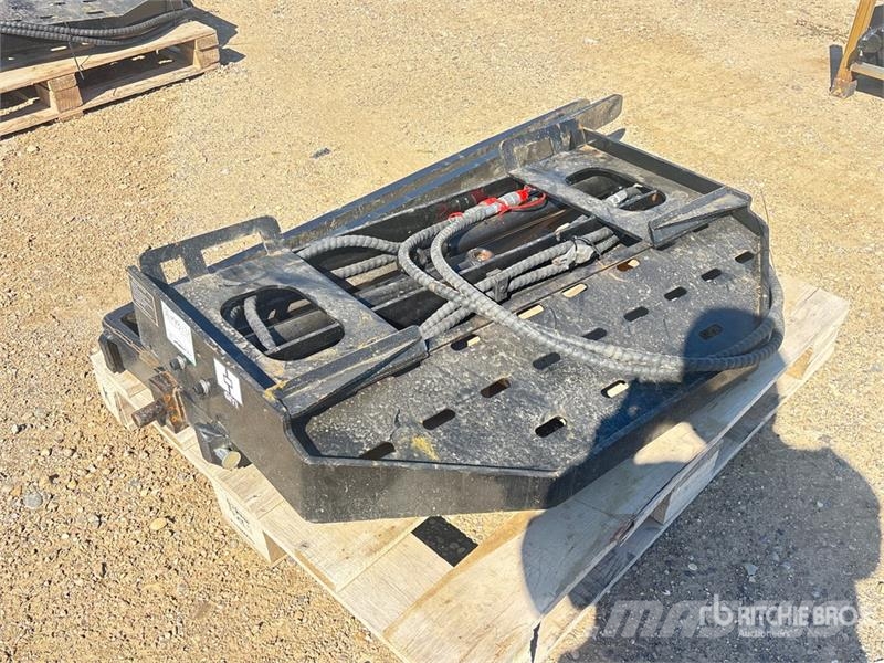 GIYI GY-SF60 60 in Skid Steer Forks (Unused) Вили