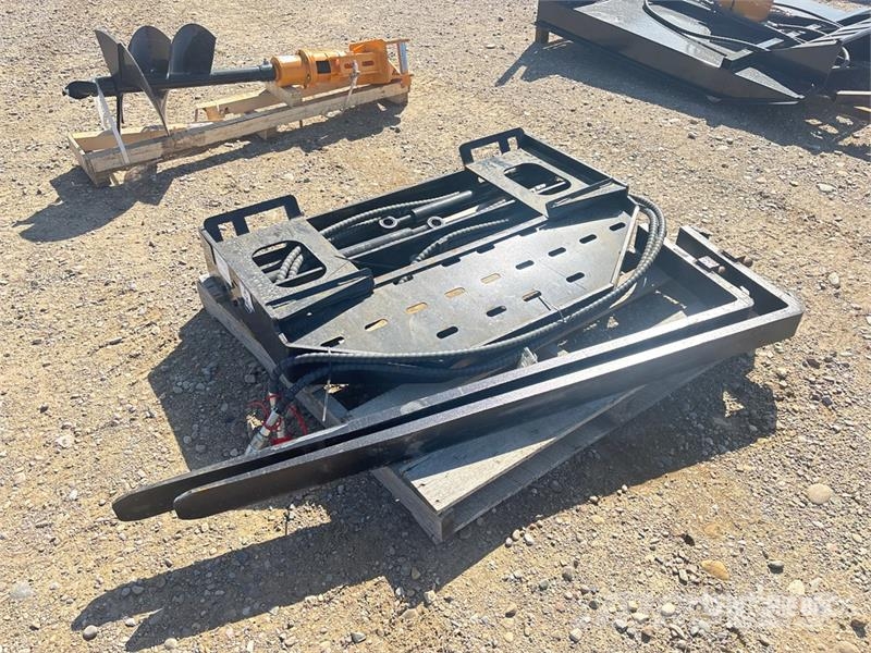  GIYI GY-SF60 60 in Skid Steer Forks (Unused) Garfos