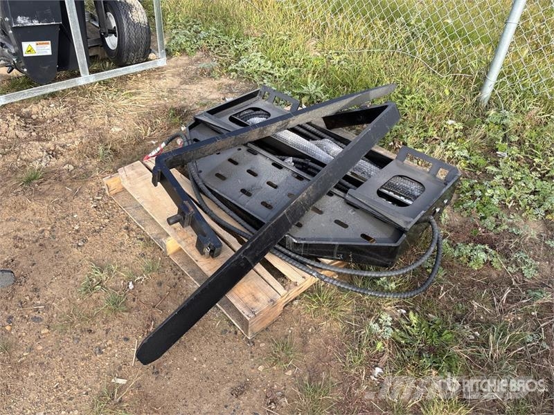  GIYI GY-SF60 60 in Skid Steer Forks (Unused) Horquillas