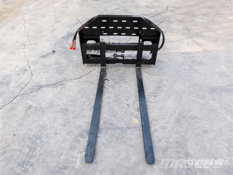 GIYI GY-SF60 60 in Skid Steer Forks (Unused) Fourche