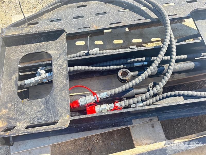 GIYI GY-SF60 60 in Skid Steer Forks (Unused) Вили