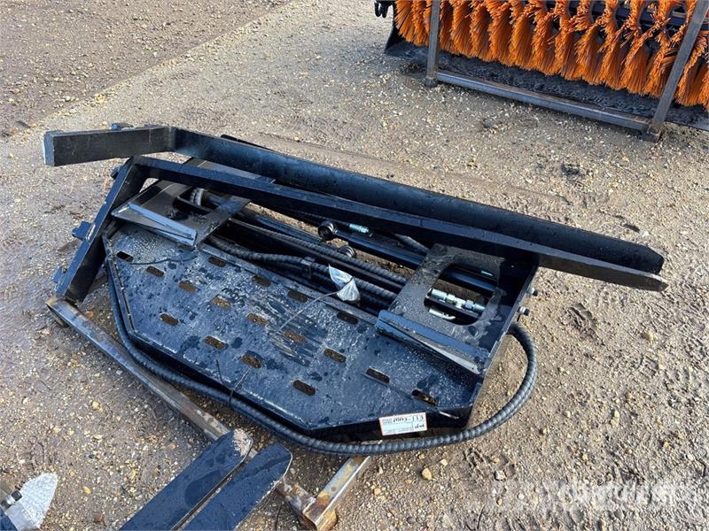 GIYI GY-SF60 60 in Skid Steer Forks (Unused) Forche