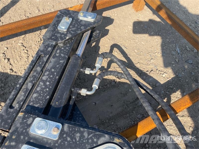  GIYI GY-STL75 75 in Skid Steer Tire Lifter (Unused Andre komponenter