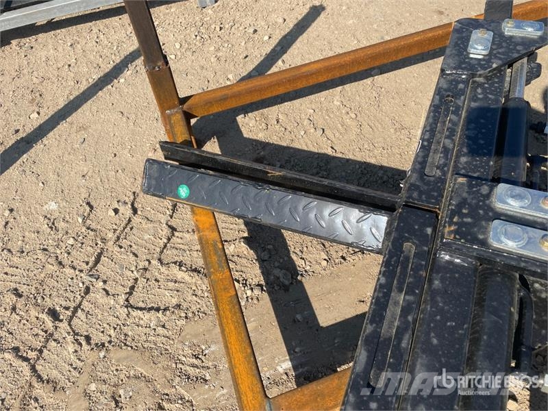  GIYI GY-STL75 75 in Skid Steer Tire Lifter (Unused Andre komponenter
