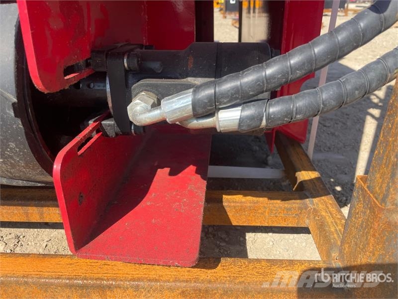 GIYI GY-SUB75 23 in Skid Steer Side Unloading Buck Drugi deli