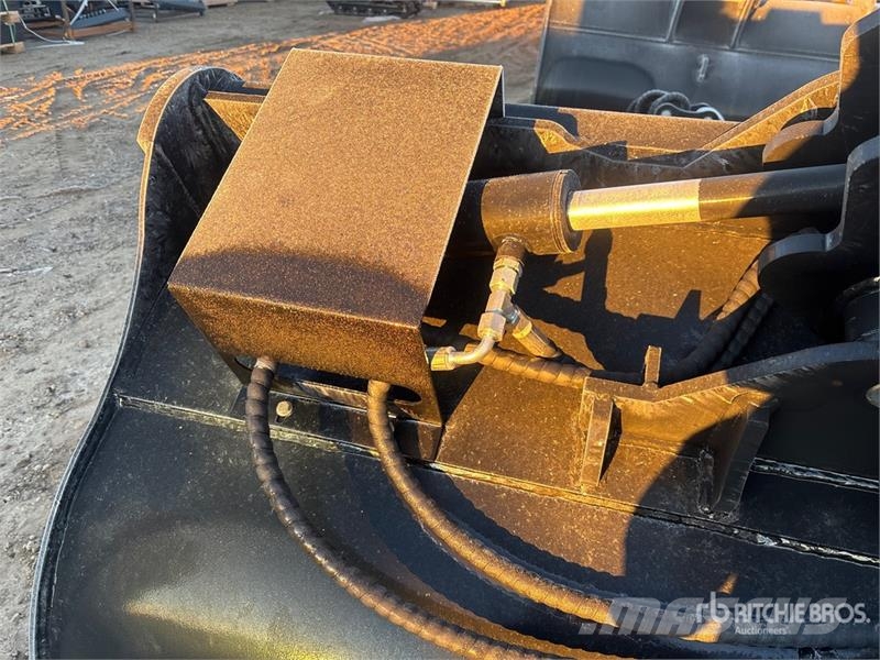  GIYI GY-TB60 60 in Cleanup Tilting Excavator Bucke Žlice