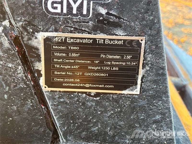  GIYI GY-TB60 60 in Cleanup Tilting Excavator Bucke Žlice