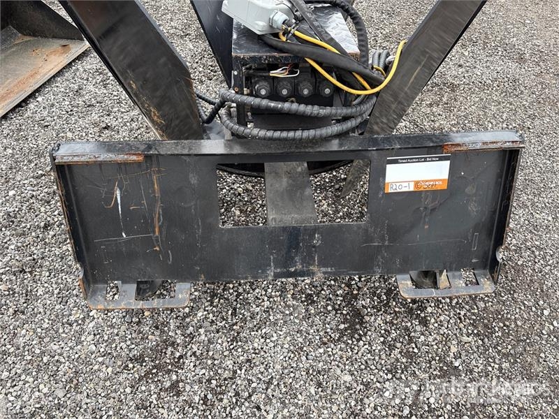 GIYI GY-TD27 65 in Skid Steer Tree Spade Drugi deli