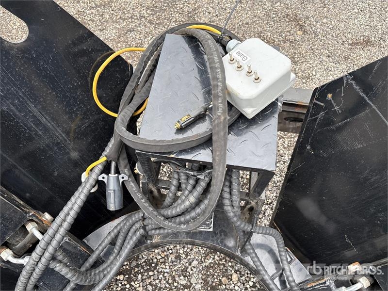 GIYI GY-TD27 65 in Skid Steer Tree Spade Drugi deli