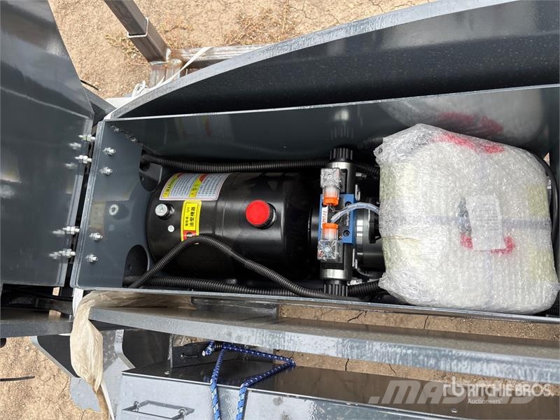  GIYI GY-TE780 Fifth Wheel Wrecker Attachment (Unus Other components