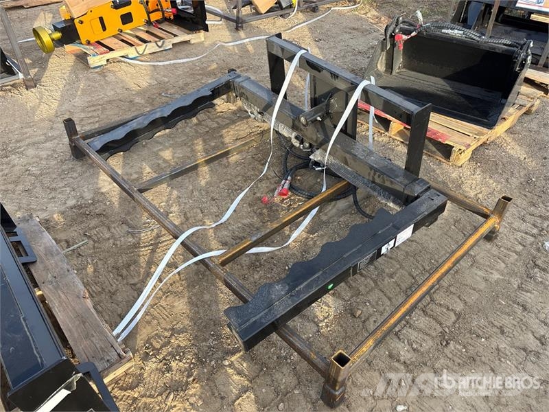 GIYI GY-TG98 98 in Telescopic Skid Steer Grapple ( Gripere