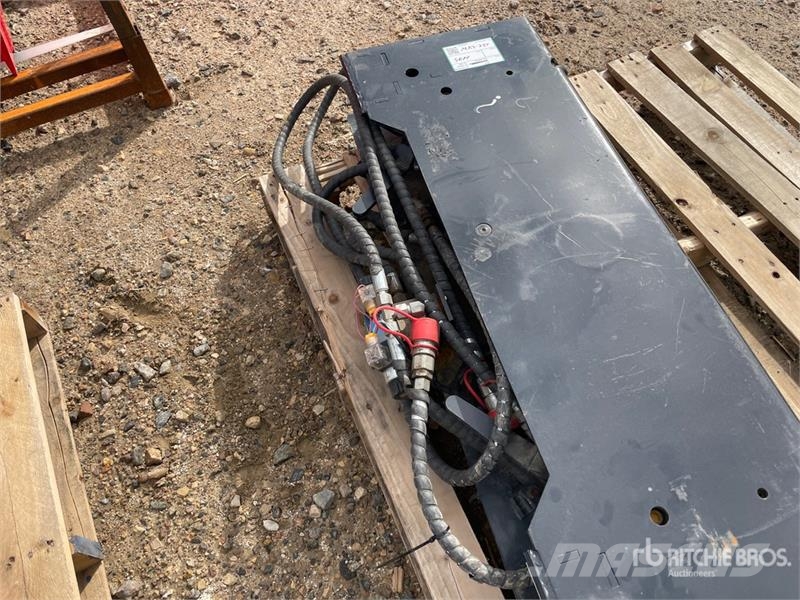 GIYI GY-TMP45 Skid Steer Hydraulic Tilting Mountin Drugi deli