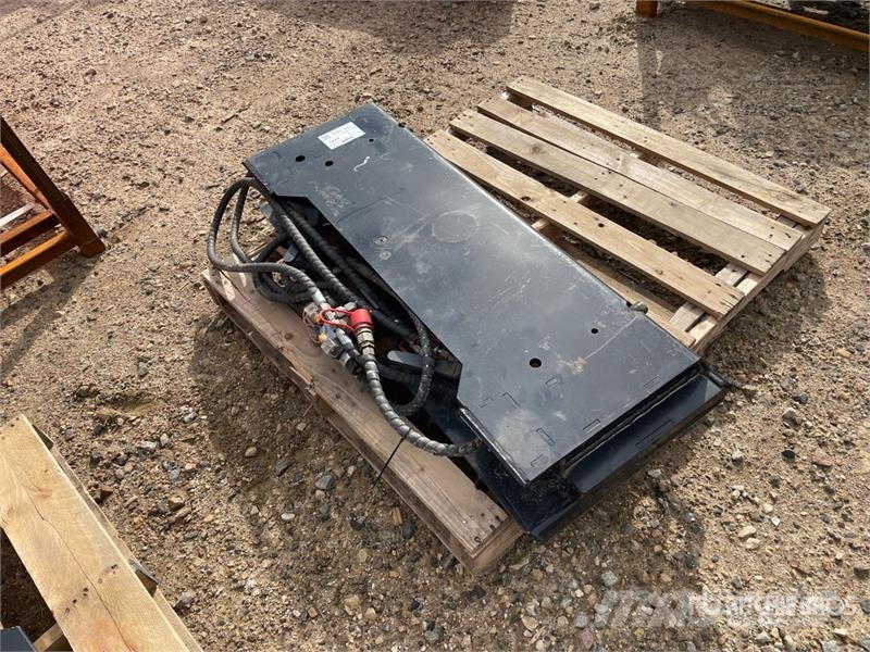 GIYI GY-TMP45 Skid Steer Hydraulic Tilting Mountin Drugi deli
