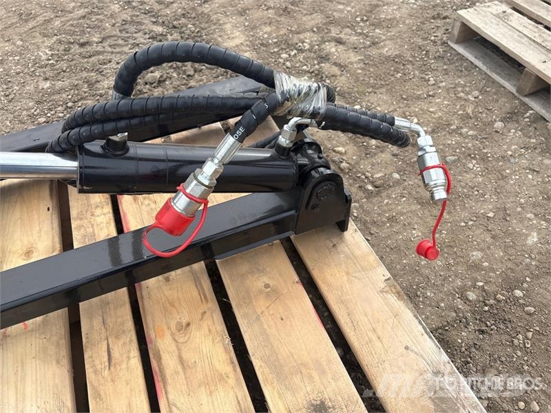  GIYI GY-TP45 25 in Skid Steer Post Puller (Unused) Otros componentes