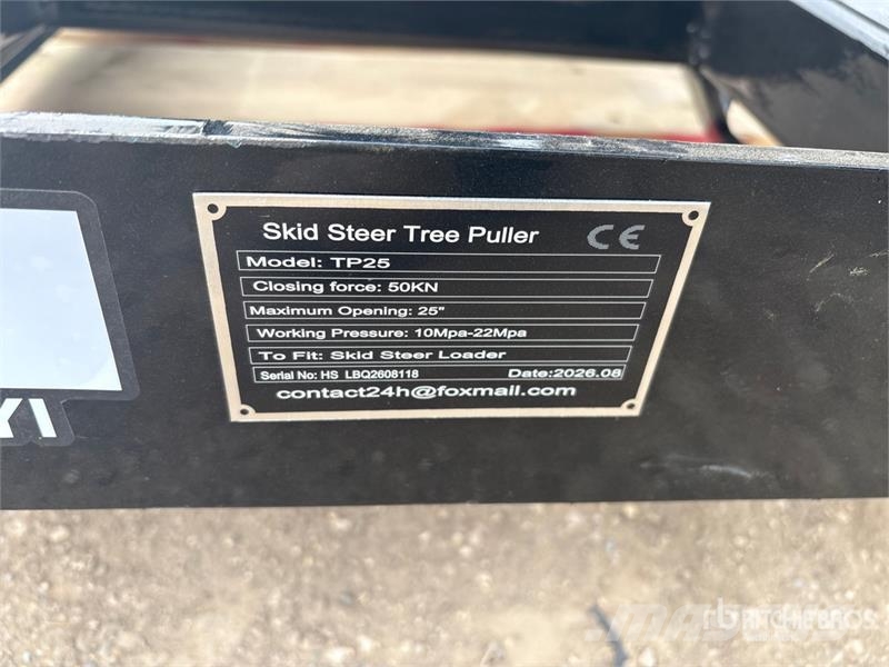  GIYI GY-TP45 25 in Skid Steer Post Puller (Unused) Otros componentes