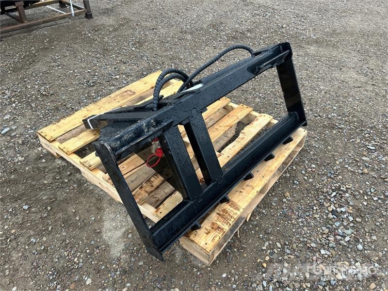  GIYI GY-TP45 25 in Skid Steer Post Puller (Unused) Drugi deli