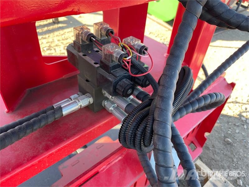  GIYI GY-TS75 29 in Skid Steer Tree Shear (Unused) Cesoie idrauliche