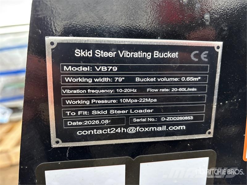 GIYI GY-VB79 79 in Vibrating Skid Steer Screening Benne vaglianti