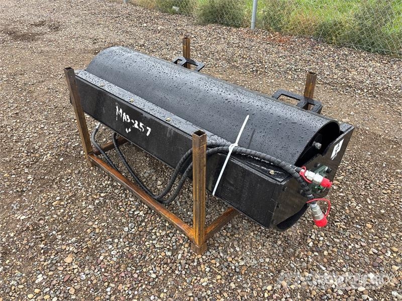  GIYI GY-VR59 59 in Skid Steer Vibratory Roller (Un Valce
