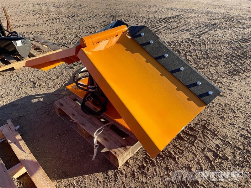 GIYI GY-VSB74 74 in V-Shaped Skid Steer Snow Blade Sneskovle og -plove