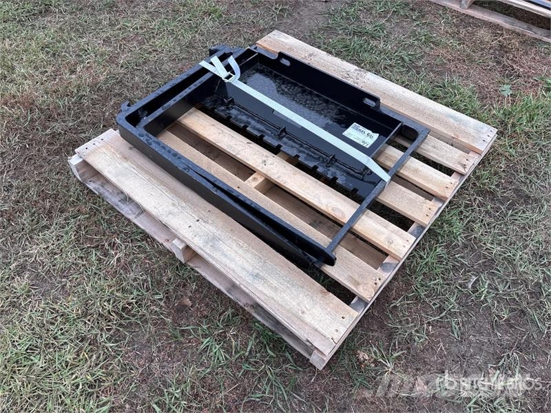  GIYI GY-XHC 29 in Mini Skid Steer Forks (Unused) 叉