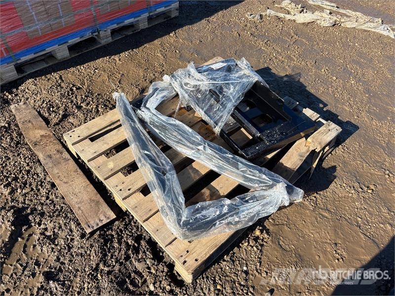 GIYI GY-XHC Mini Skid Steer Forks (Unused) Forche