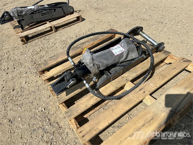 GIYI GY-XJ3T 10 in Hydraulic Excavator Thumb (Unus Godet