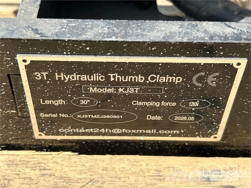 GIYI GY-XJ3T 10 in Hydraulic Excavator Thumb (Unus Godet