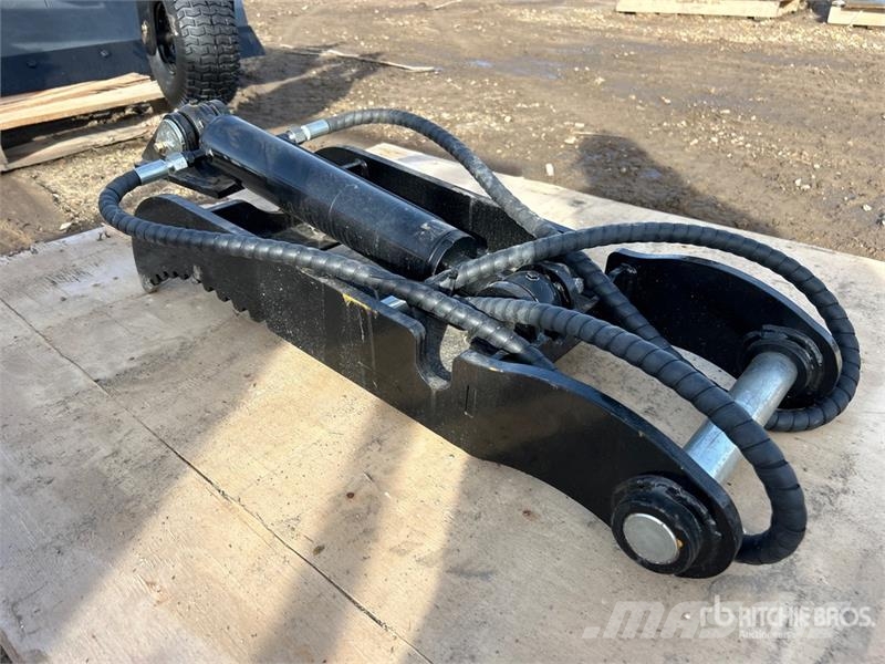 GIYI GY-XJ3T 28 in Cat 3T Hydraulic Excavator Thum Schaufeln
