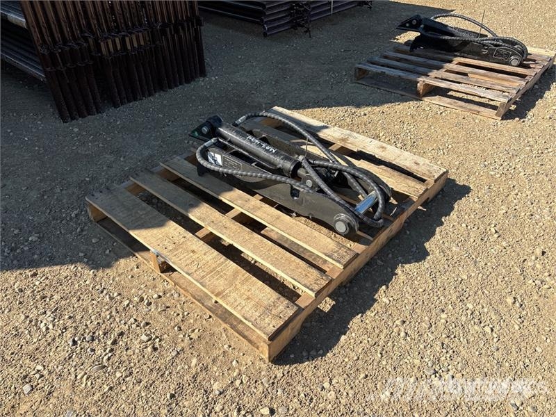 GIYI GY-XJ3T 30 in 3T Hydraulic Excavator Thumb (U Kanalak