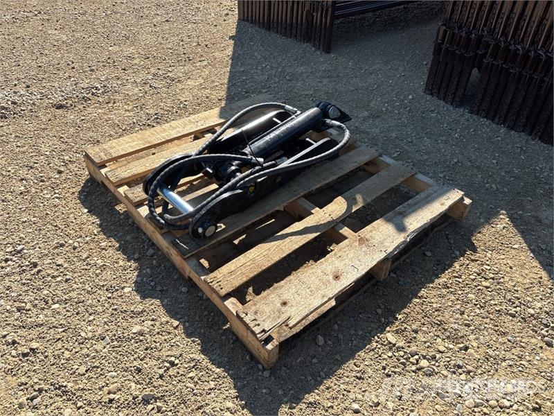 GIYI GY-XJ3T 30 in 3T Hydraulic Excavator Thumb (U Kanalak