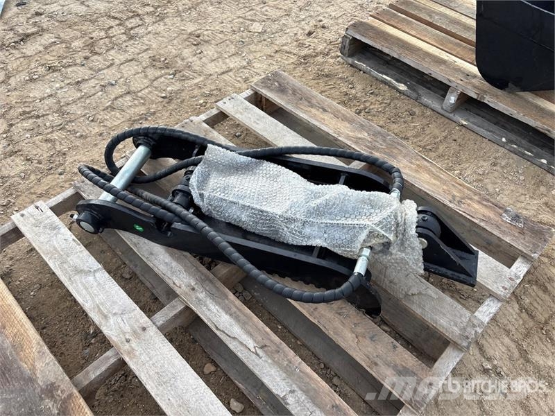 GIYI GY-XJ3T 30 in Hydraulic Excavator Thumb - Fit دلاء