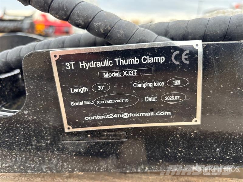  GIYI GY-XJ3T 30 in Hydraulic Excavator Thumb (Unus Buckets