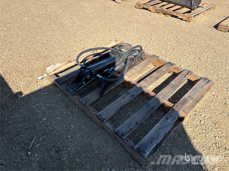  GIYI GY-XJ3T 30 in Hydraulic Excavator Thumb (Unus Kanalak