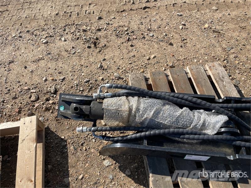 GIYI GY-XJ3T CAT Hydraulic Excavator Thumb (Unused 挖斗