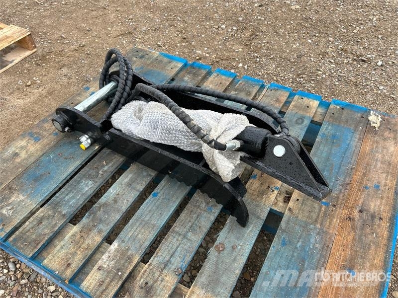  GIYI GY-XJ3T Hydraulic Excavator Thumb (Unused) 挖斗