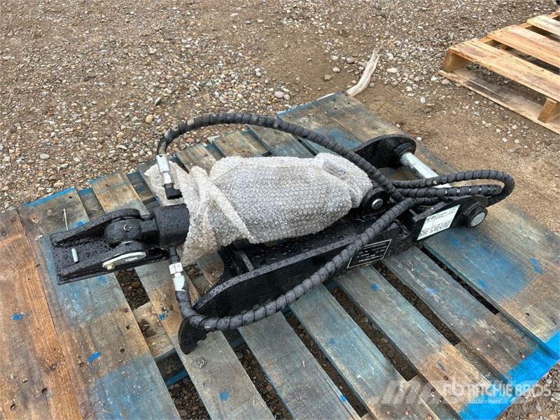  GIYI GY-XJ3T Hydraulic Excavator Thumb (Unused) 挖斗