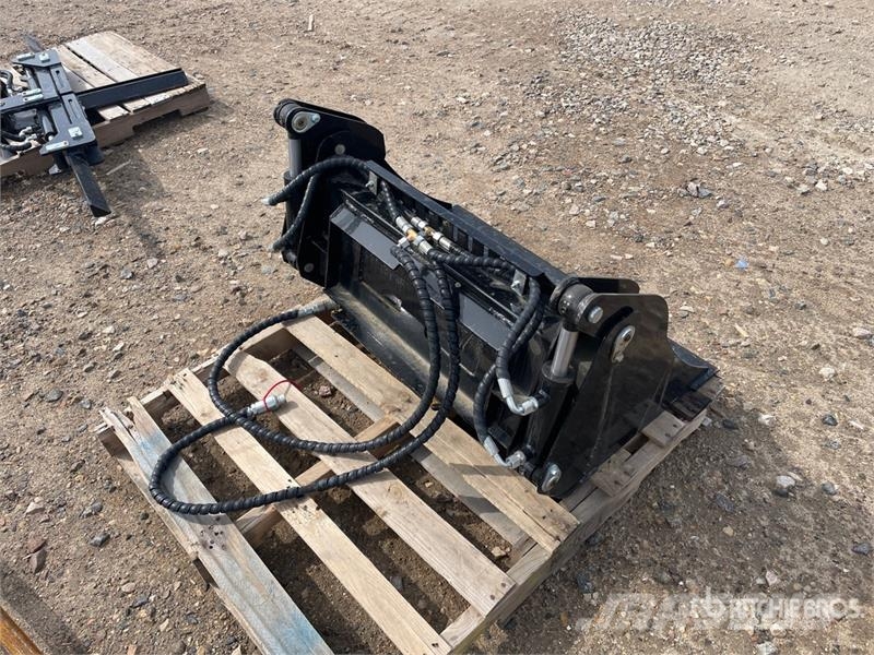 GIYI GY-XKH39 39 in Multi-Purpose Mini Skid Steer 挖斗