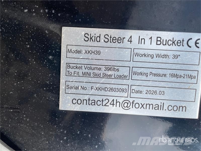 GIYI GY-XKH39 39 in Multi-Purpose Mini Skid Steer 挖斗