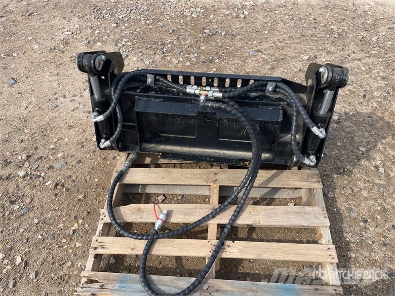 GIYI GY-XKH39 39 in Multi-Purpose Mini Skid Steer 挖斗