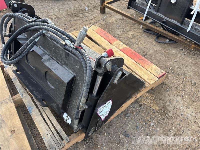  GIYI GY-XKH39 39 in Multi-Purpose Mini Skid Steer  Cucharones